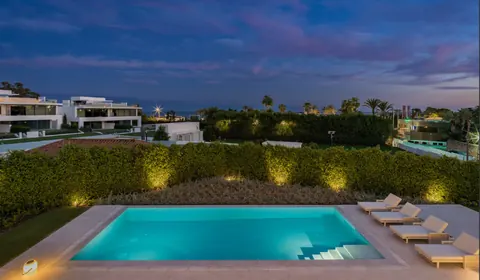 High-end Villa Elevator magnificent view, 5 bedrooms in The Golden Mile - Marbella unique for sale For Super Rich