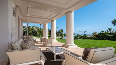 High-end Villa Sea View 4-level mansion, 10 bedrooms in Sierra Blanca - Golden Mile - Marbella buy for sale For Super Rich