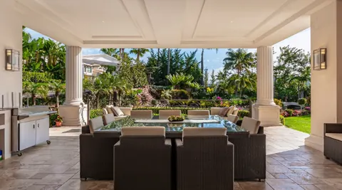 High-end Villa Sea View 4-level mansion, 10 bedrooms in Sierra Blanca - Golden Mile - Marbella search for sale For Super Rich