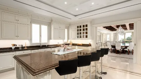 High-end Villa Sea View 4-level mansion, 10 bedrooms in Sierra Blanca - Golden Mile - Marbella value for sale For Super Rich