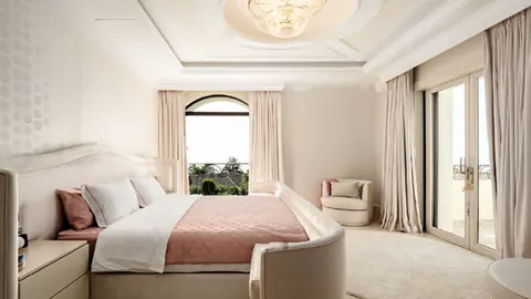 High-end Villa Sea View 4-level mansion, 10 bedrooms in Sierra Blanca - Golden Mile - Marbella deal for sale For Super Rich