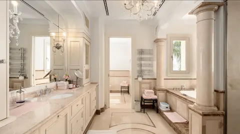 High-end Villa Sea View 4-level mansion, 10 bedrooms in Sierra Blanca - Golden Mile - Marbella expensive for sale For Super Rich