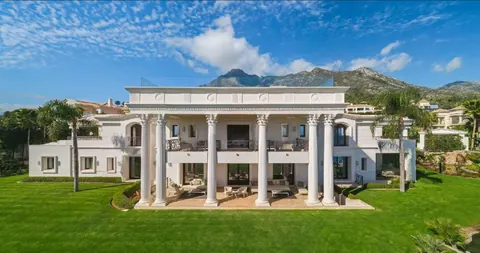 High-end Villa Sea View 4-level mansion, 10 bedrooms in Sierra Blanca - Golden Mile - Marbella photos for sale For Super Rich