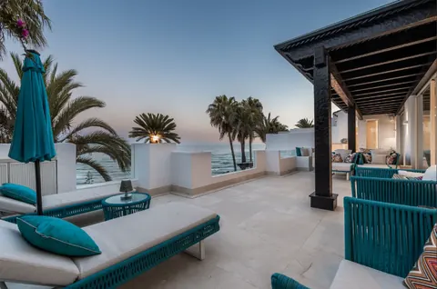 Modern Penthouse one-of-a-kind property on the Costa del So frontline, 6 bedrooms in The Golden Mile - Marbella