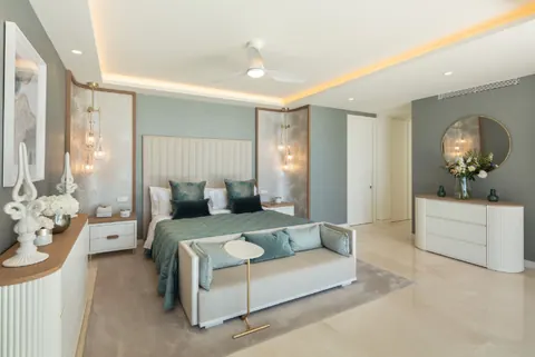 Modern Penthouse one-of-a-kind property on the Costa del So frontline, 6 bedrooms in The Golden Mile - Marbella deal for sale For Super Rich