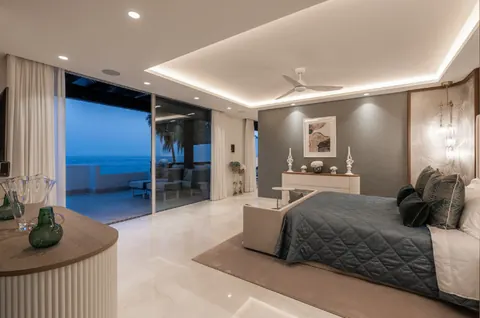 Modern Penthouse one-of-a-kind property on the Costa del So frontline, 6 bedrooms in The Golden Mile - Marbella unique for sale For Super Rich