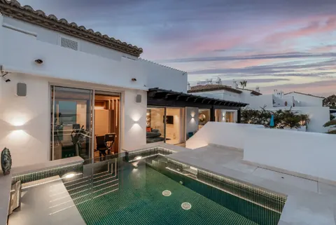 Modern Penthouse one-of-a-kind property on the Costa del So frontline, 6 bedrooms in The Golden Mile - Marbella properties for sale For Super Rich