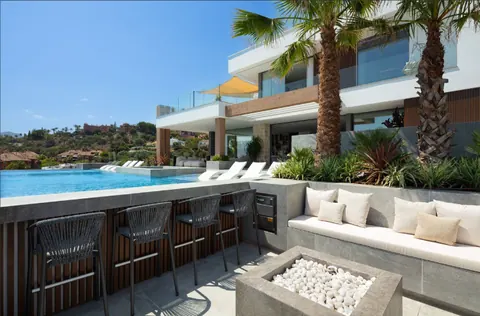 Modern Villa Indoor & outdoor pool sauna & Jacuzzi, 6 bedrooms in Benahavis La Quinta - Marbella value for sale For Super Rich