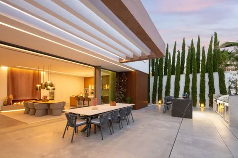 Modern Villa Indoor & outdoor pool sauna & Jacuzzi, 6 bedrooms in Benahavis La Quinta - Marbella photo for sale For Super Rich
