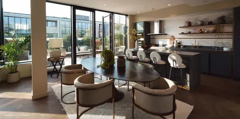 Luxury Penthouse Panoramic View 360-degree, 3 bedrooms in London available for sale For Super Rich Luxury Penthouse Panoramic View 360-degree, 3 bedrooms in London available for sale For Super Rich