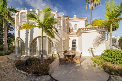 Architectural Villa Panoramic View Golf View, 4 bedrooms in Vale do Lobo buy for sale For Super Rich