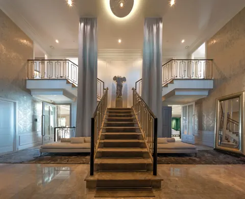Luxury Villa Beach Front, sea view, heated saltwater pool, jacuzzi, garden fireplace, 8 bedrooms in Algarve search for sale For Super Rich