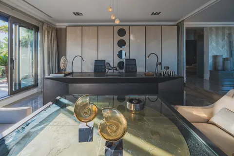 Luxury Villa Beach Front, sea view, heated saltwater pool, jacuzzi, garden fireplace, 8 bedrooms in Algarve value for sale For Super Rich