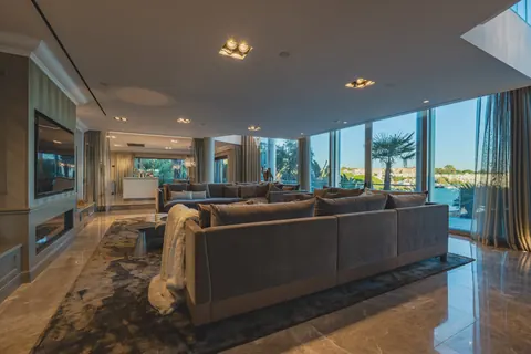 Luxury Villa Beach Front, sea view, heated saltwater pool, jacuzzi, garden fireplace, 8 bedrooms in Algarve deal for sale For Super Rich