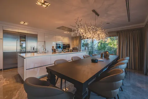 Luxury Villa Beach Front, sea view, heated saltwater pool, jacuzzi, garden fireplace, 8 bedrooms in Algarve top for sale For Super Rich
