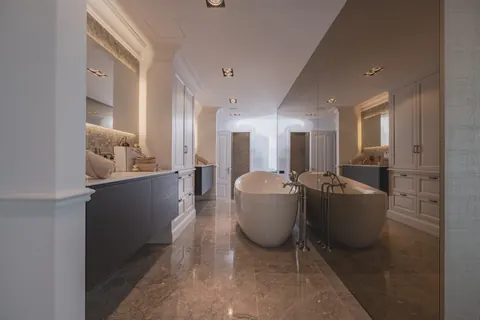 Luxury Villa Beach Front, sea view, heated saltwater pool, jacuzzi, garden fireplace, 8 bedrooms in Algarve exclusive for sale For Super Rich