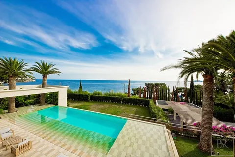 Luxury Villa Sea View 2 swimming pools, tennis court, 11 bedrooms in Eze New for sale For Super Rich
