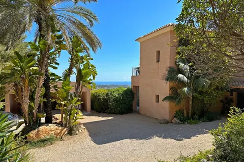 Mediterranean Colonial Villa Panoramic views of the sea & mountain chlorine pool and pond, 7 bedrooms in Santa Eulalia - Ibiza prix for sale For Super Rich