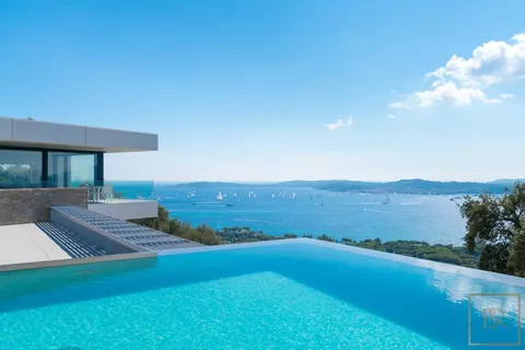 Contemporary Villa Overflowing infinity swimming pool Panoramic sea view, 5 bedrooms in Grimaud buy for sale For Super Rich