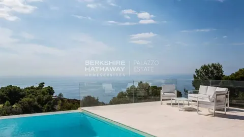 Luxury Villa Seafront, breathtaking sea view Infinity pool, 7 bedrooms in Sanremo price for sale For Super Rich Luxury Villa Seafront, breathtaking sea view Infinity pool, 7 bedrooms in Sanremo price for sale For Super Rich