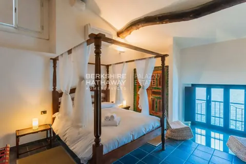 Luxury Villa La Filanda, breathtaking lakefront, pool and pier, 5 bedrooms in Brienno - Lake Como expensive for sale For Super Rich