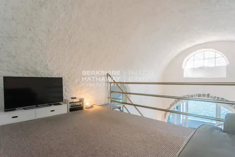 Luxury Villa La Filanda, breathtaking lakefront, pool and pier, 5 bedrooms in Brienno - Lake Como prix for sale For Super Rich