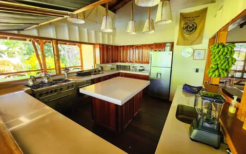 Colonial Tropical Retreat Hotel Beach Front Sea View, 10 bedrooms in Bluff Beach, Isla Colón, Bocas del Toro search for sale For Super Rich Colonial Tropical Retreat Hotel Beach Front Sea View, 10 bedrooms in Bluff Beach, Isla Colón, Bocas del Toro search for sale For Super Rich