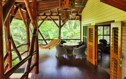 Colonial Tropical Retreat Hotel Beach Front Sea View, 10 bedrooms in Bluff Beach, Isla Colón, Bocas del Toro value for sale For Super Rich Colonial Tropical Retreat Hotel Beach Front Sea View, 10 bedrooms in Bluff Beach, Isla Colón, Bocas del Toro value for sale For Super Rich