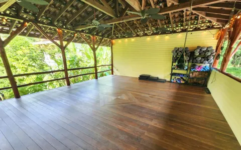 Colonial Tropical Retreat Hotel Beach Front Sea View, 10 bedrooms in Bluff Beach, Isla Colón, Bocas del Toro deal for sale For Super Rich Colonial Tropical Retreat Hotel Beach Front Sea View, 10 bedrooms in Bluff Beach, Isla Colón, Bocas del Toro deal for sale For Super Rich