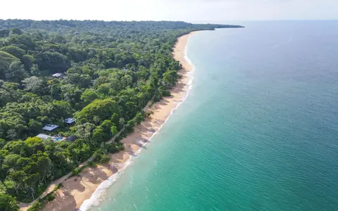 Colonial Tropical Retreat Hotel Beach Front Sea View, 10 bedrooms in Bluff Beach, Isla Colón, Bocas del Toro expensive for sale For Super Rich Colonial Tropical Retreat Hotel Beach Front Sea View, 10 bedrooms in Bluff Beach, Isla Colón, Bocas del Toro expensive for sale For Super Rich