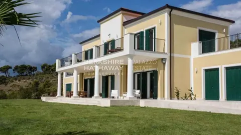 Luxury Villa Seafront, breathtaking sea view Infinity pool, 7 bedrooms in Sanremo Used for sale For Super Rich Luxury Villa Seafront, breathtaking sea view Infinity pool, 7 bedrooms in Sanremo Used for sale For Super Rich