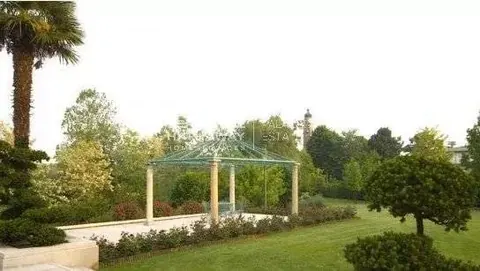 Neoclassical style Villa swimming-pool, Turkish bath, 9 bedrooms in Treviso available for sale For Super Rich