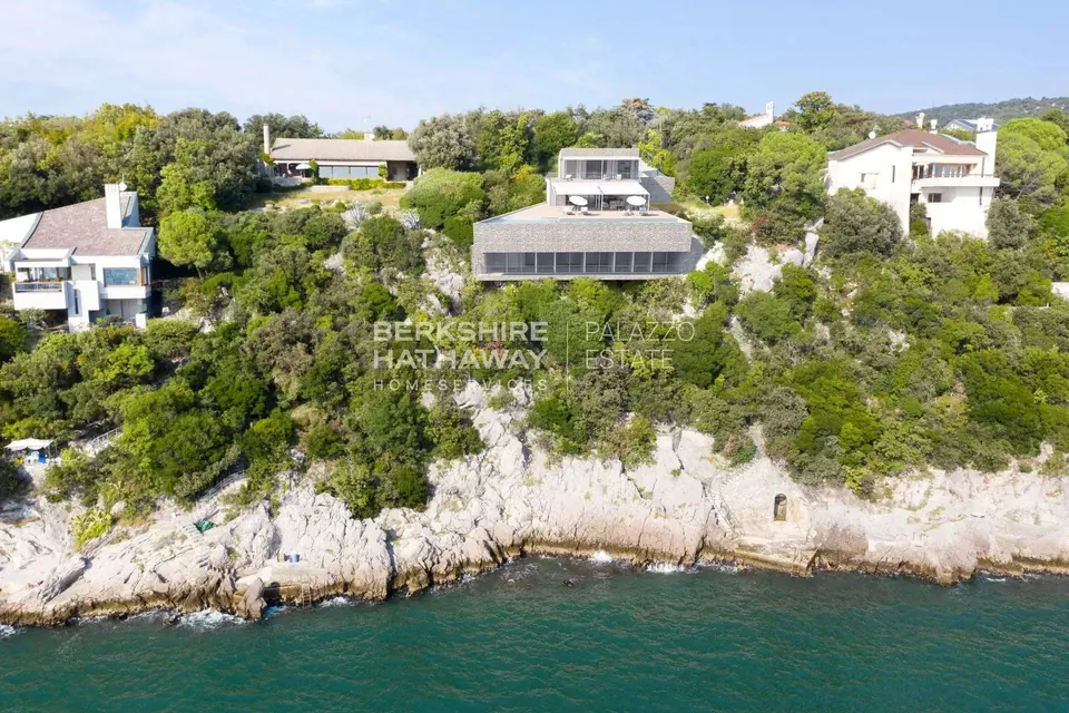 Design Villa Beach Front with a private beach, 7 bedrooms in Duino - Aurisina for sale For Super Rich Design Villa Beach Front with a private beach, 7 bedrooms in Duino - Aurisina for sale For Super Rich