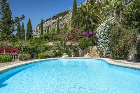 Luxury Villa Panoramic View of the entire bay of Pollensa and mountains, 7 bedrooms in Puerto Pollensa best for sale For Super Rich