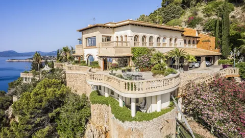Luxury Villa Panoramic View of the entire bay of Pollensa and mountains, 7 bedrooms in Puerto Pollensa property for sale For Super Rich