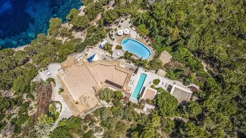 Luxury Villa Panoramic View of the entire bay of Pollensa and mountains, 7 bedrooms in Puerto Pollensa luxury for sale For Super Rich