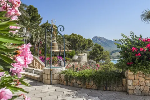 Luxury Villa Panoramic View of the entire bay of Pollensa and mountains, 7 bedrooms in Puerto Pollensa price for sale For Super Rich