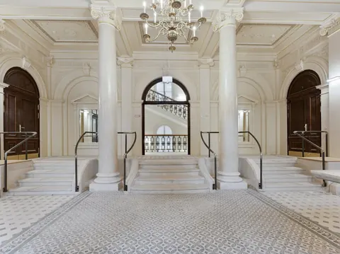 Luxury Apartment Panoramic View, 3 bedrooms in Vienna property for sale For Super Rich