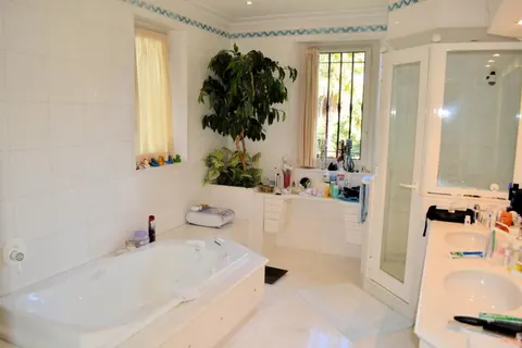 Elegant Villa Sea views to the Bay of Theoule nice pool, +5 bedrooms in Cannes buy for sale For Super Rich