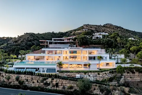 Design Villa Panoramic View Home cinema, wine cellar, gym, 7 bedrooms in Benahavis - Marbella 5669434 for sale For Super Rich