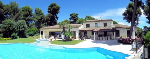 Elegant Villa Sea views to the Bay of Theoule nice pool, +5 bedrooms in Cannes Used for sale For Super Rich
