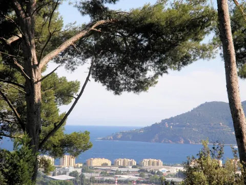 Elegant Villa Sea views to the Bay of Theoule nice pool, +5 bedrooms in Cannes search for sale For Super Rich