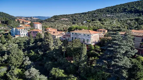Century Villa Panoramic View Buit in 1800, 10 bedrooms in Lerici properties for sale For Super Rich