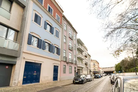 Elegant House City View two balconies, 5 bedrooms in Lisbon photos for sale For Super Rich