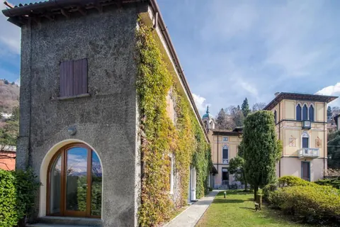 Century Villa Private Dock Lake Front, 7 bedrooms in FAGGETO LARIO CO00213 for sale For Super Rich