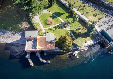 Century Villa Private Dock Lake Front, 7 bedrooms in FAGGETO LARIO available for sale For Super Rich