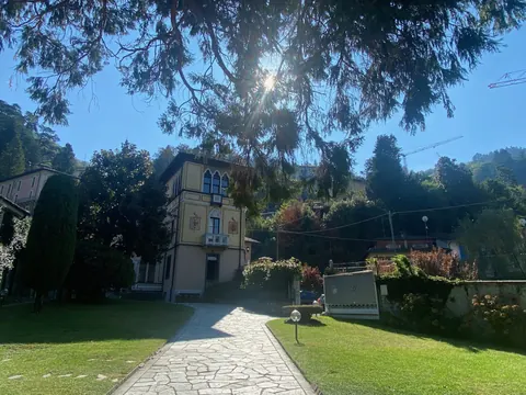 Century Villa Private Dock Lake Front, 7 bedrooms in FAGGETO LARIO property for sale For Super Rich