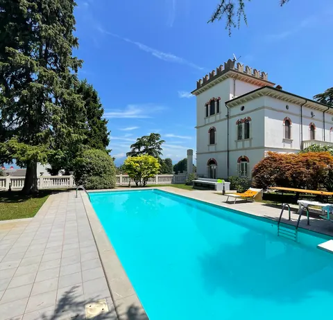 Century Villa Lake View Private Garden, 5 bedrooms in Lake Garda