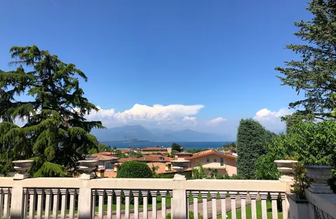 Century Villa Lake View Private Garden, 5 bedrooms in Lake Garda available for sale For Super Rich