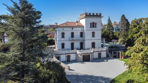 Century Villa Lake View Private Garden, 5 bedrooms in Lake Garda property for sale For Super Rich